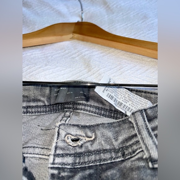 ZARA Gray Distressed Denim Jeans w Zipper Detail - Picture 3 of 8